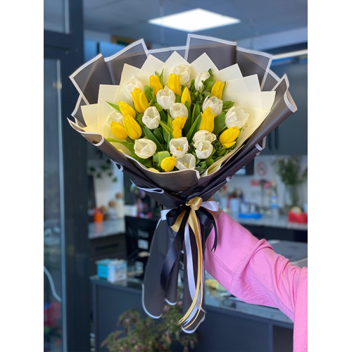 Şık Tasarım Lale Buketi